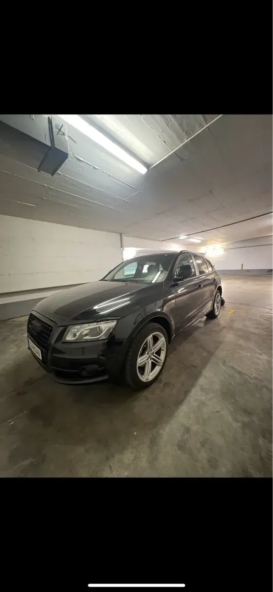 Audi Q5 2010 photo 2