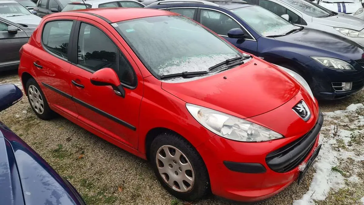 Peugeot 207 2007 photo 2