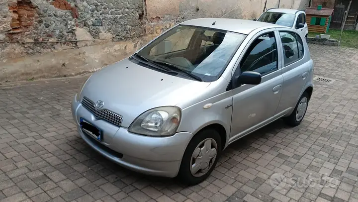 Toyota Yaris 2001 photo 2