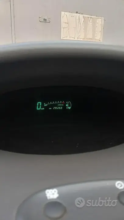 Toyota Yaris 2001 photo 3