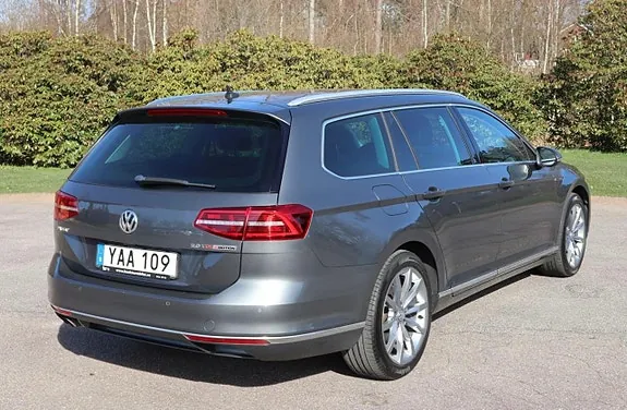 Volkswagen Passat 2016 photo 2