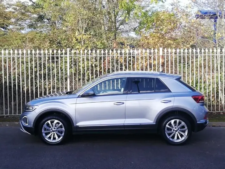 Volkswagen T-Roc 2023 photo 4