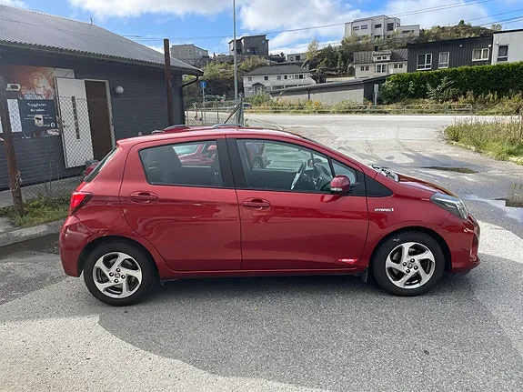 Toyota Yaris 2015 photo 4
