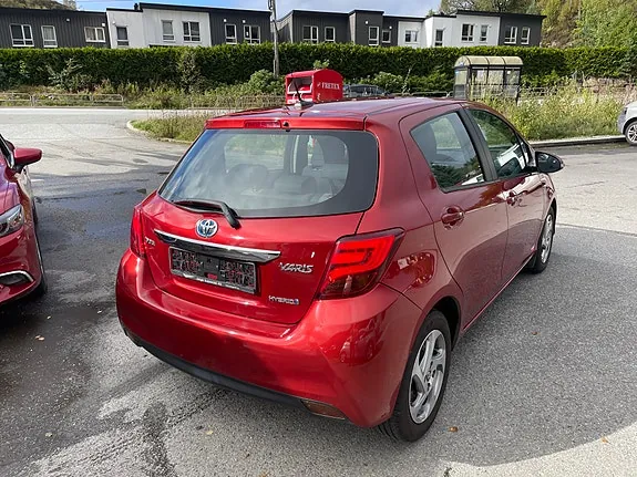 Toyota Yaris 2015 photo 5