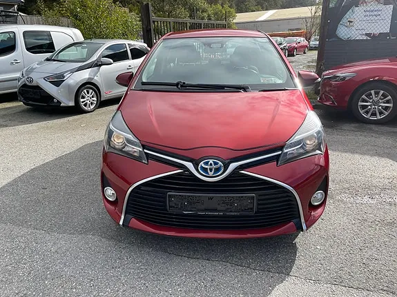 Toyota Yaris 2015 photo 2