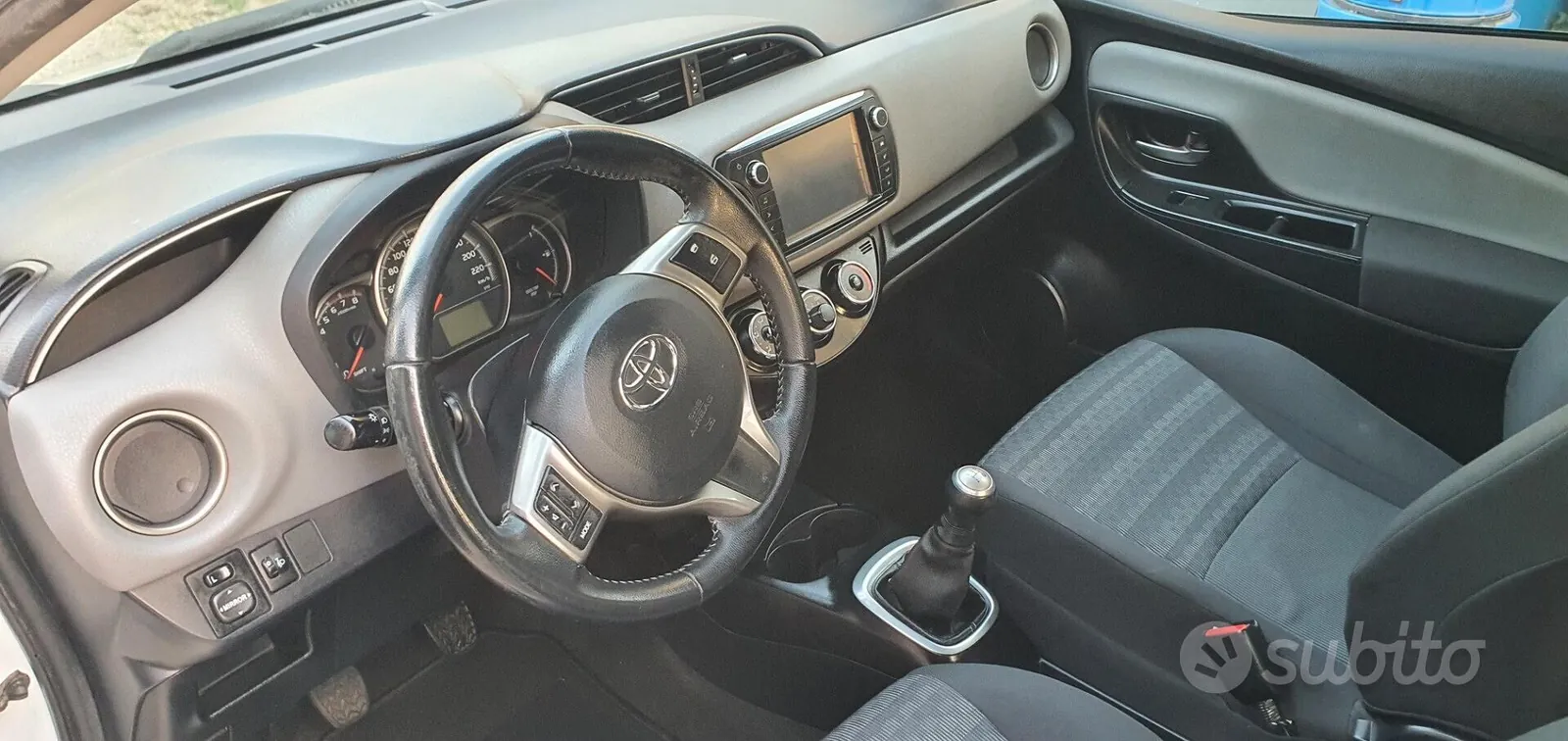 Toyota Yaris 2017 photo 5