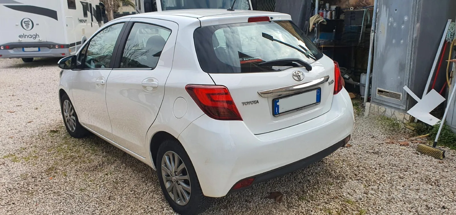 Toyota Yaris 2017 photo 2