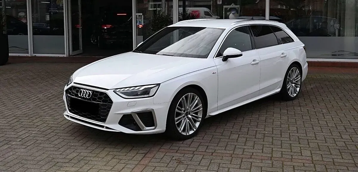 Audi A4 2022 photo 3