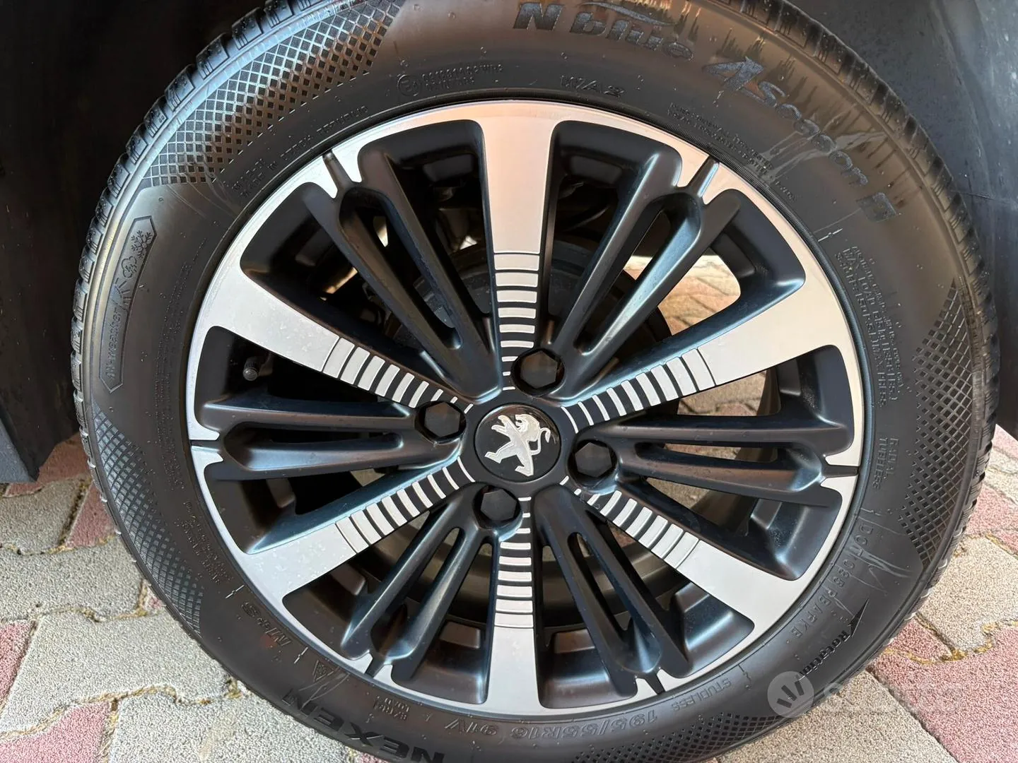 Peugeot 208 2019 photo 5