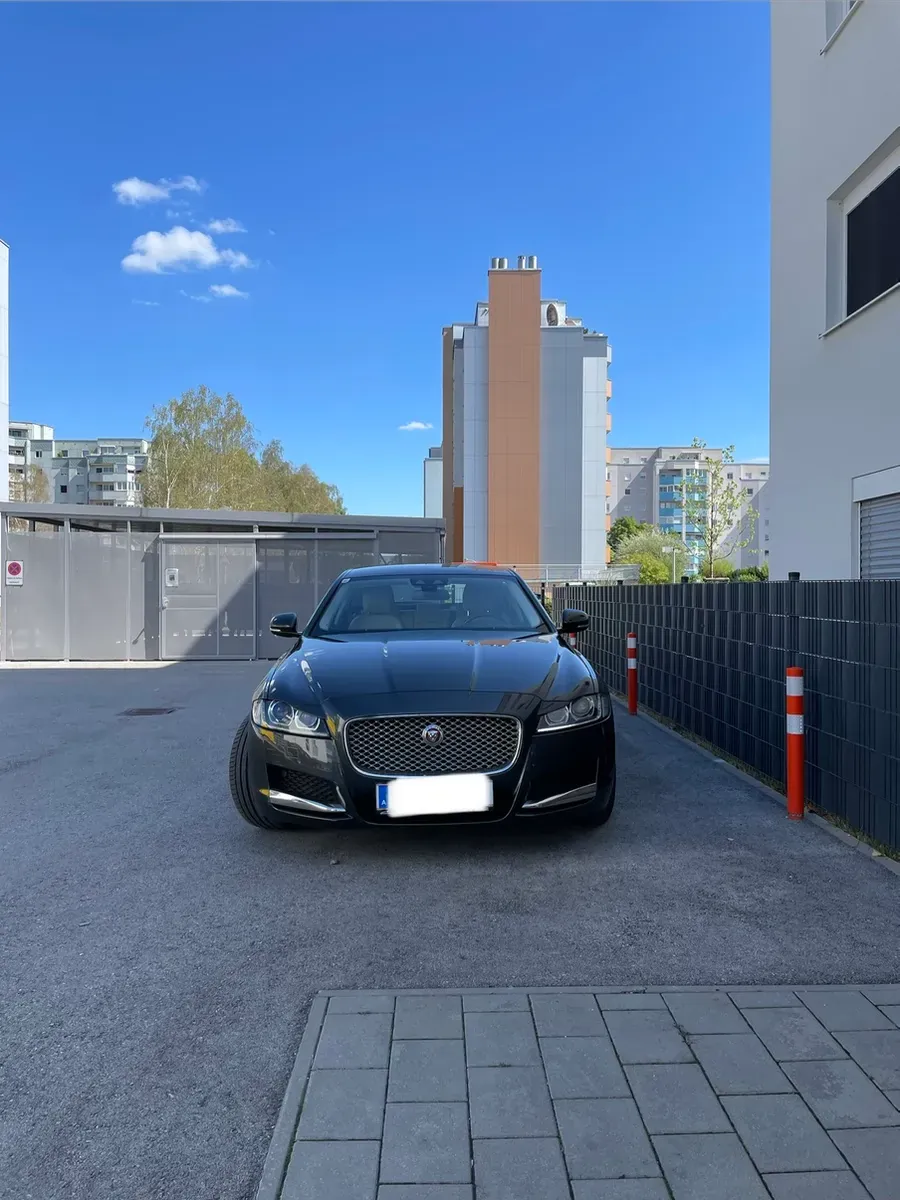 Jaguar Xf 2017 photo 3