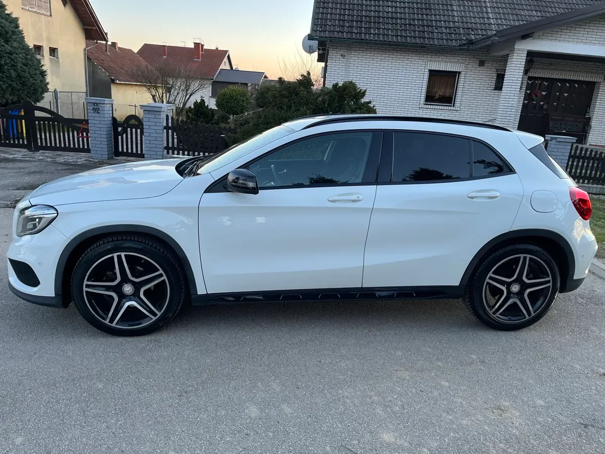 Mercedes-Benz Gla Class 2014 photo 2