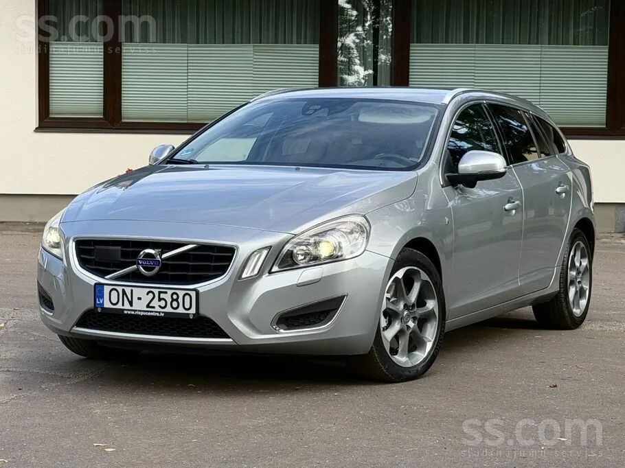 Volvo V60 2011 photo 2