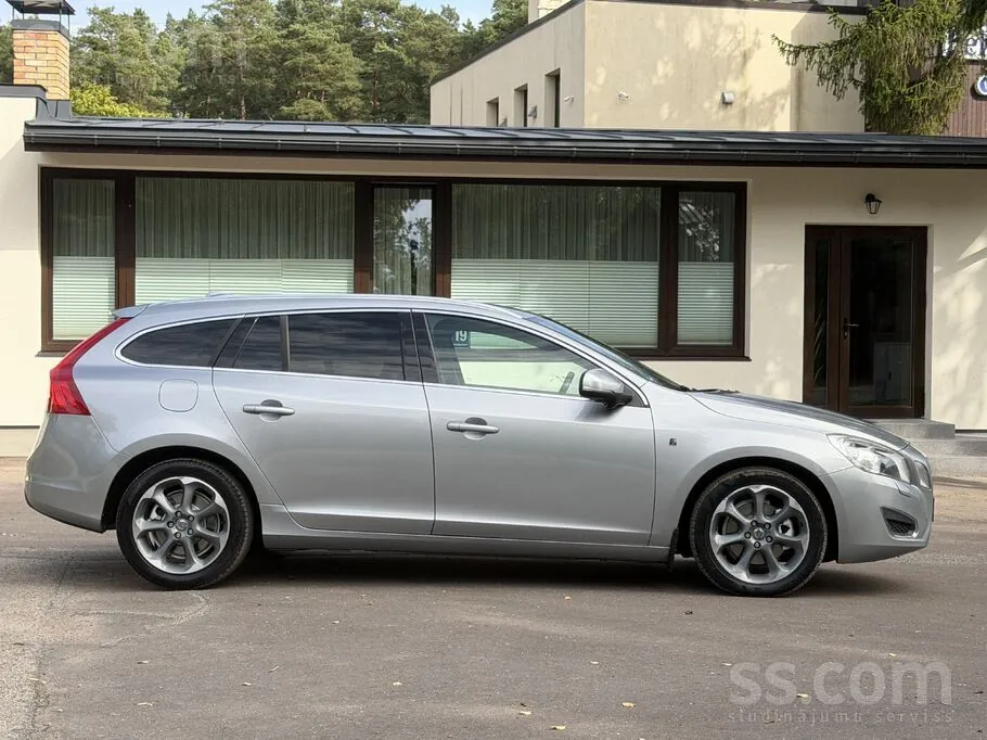 Volvo V60 2011 photo 3
