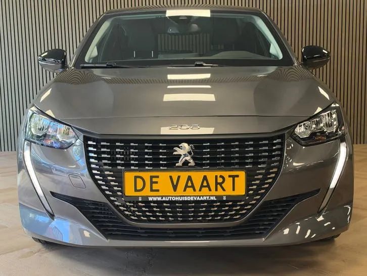 Peugeot 208 2023 photo 2