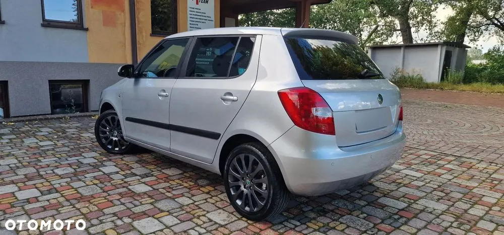 Skoda Fabia 2012 photo 5