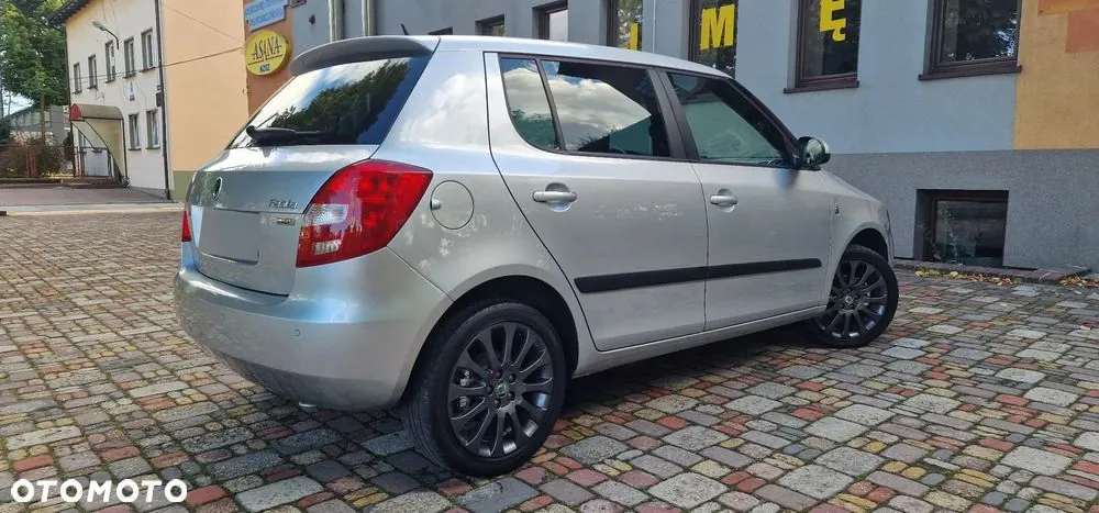Skoda Fabia 2012 photo 4