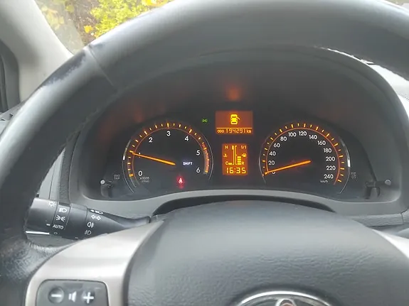 Toyota Avensis 2011 photo 5