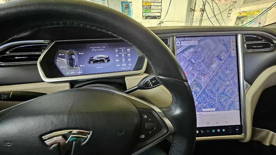 Tesla Model S 2012 photo 4
