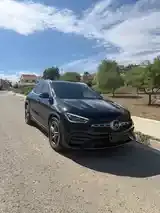 Mercedes-Benz Gla Class 2022 photo 2