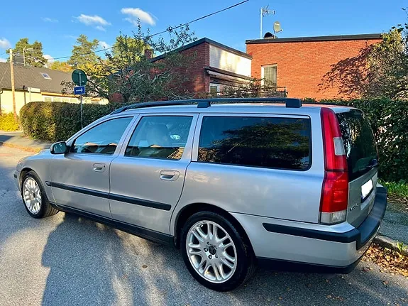 Volvo V70 2001 photo 2