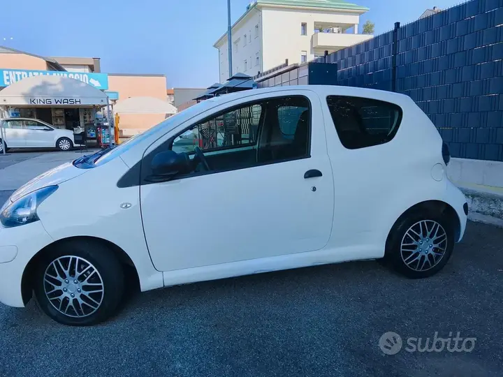 Toyota Aygo 2012 photo 5