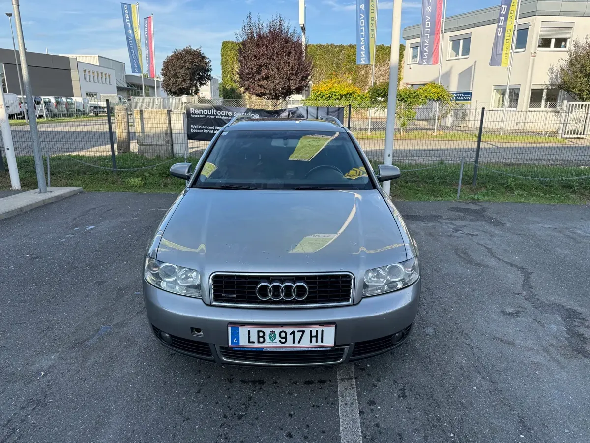 Audi A4 2004 photo 2