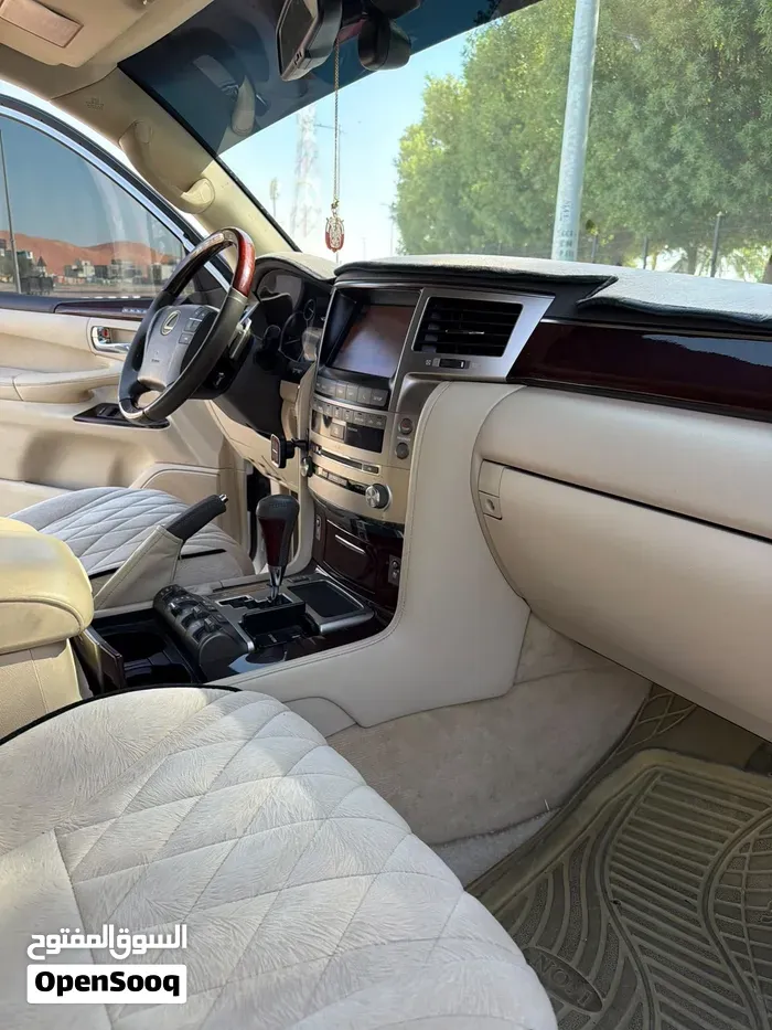 Lexus Lx 570 2013 photo 3