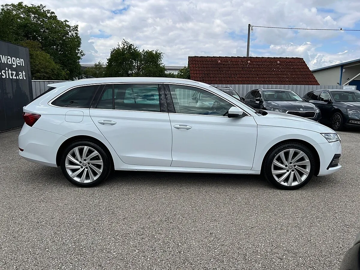 Skoda Octavia 2023 photo 2