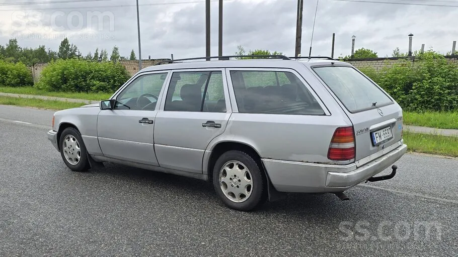 Mercedes-Benz 300 1992 photo 3