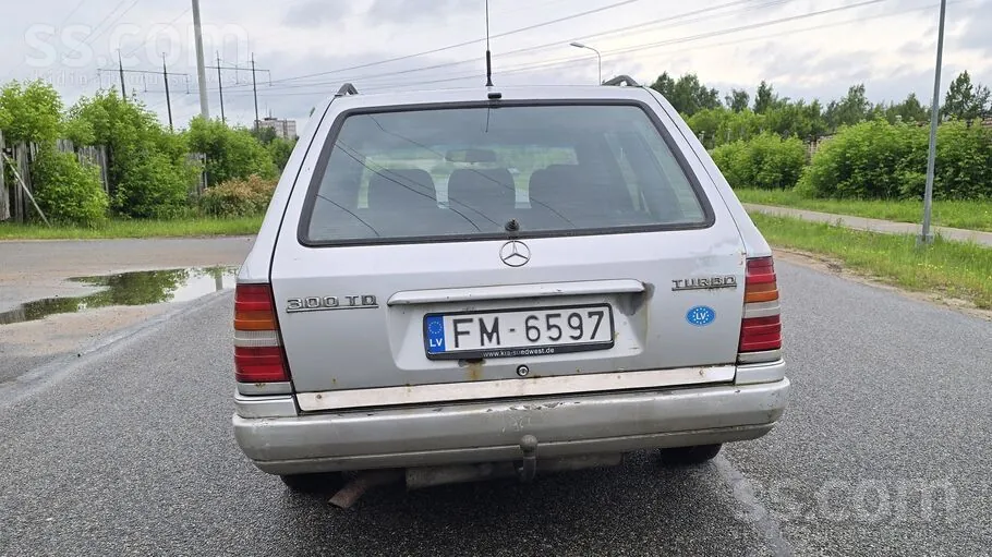 Mercedes-Benz 300 1992 photo 4