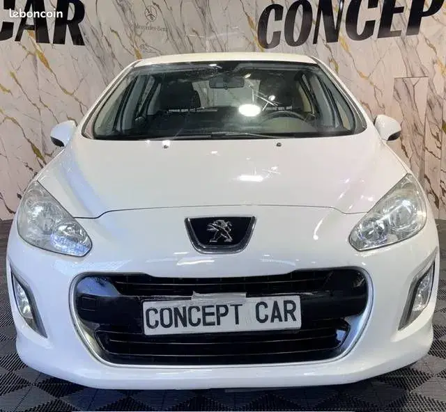 Peugeot 308 2011 photo 2