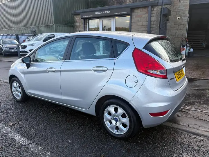 Ford Fiesta 2012 photo 4