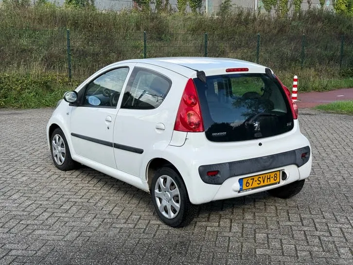 Peugeot 107 2012 photo 2