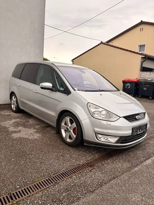 Ford Galaxy 2009 photo 3