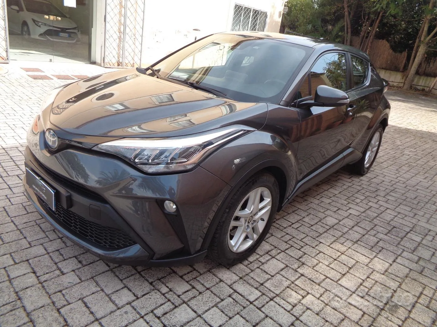Toyota C-Hr 2022 photo 2