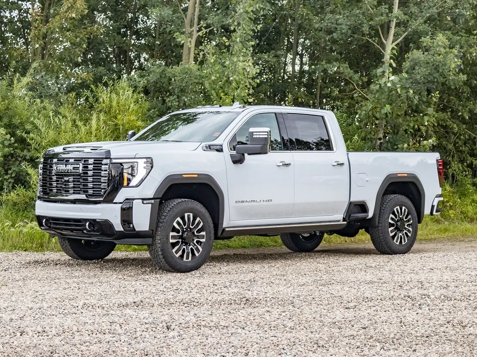 GMC Sierra 3500Hd 2026 photo 3