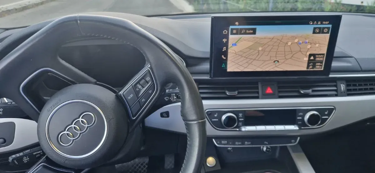 Audi A4 2020 photo 2