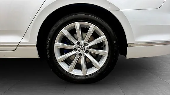 Volkswagen Passat 2017 photo 5