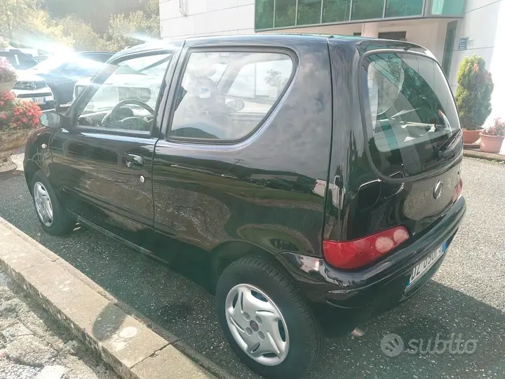 Fiat 600 2010 photo 4