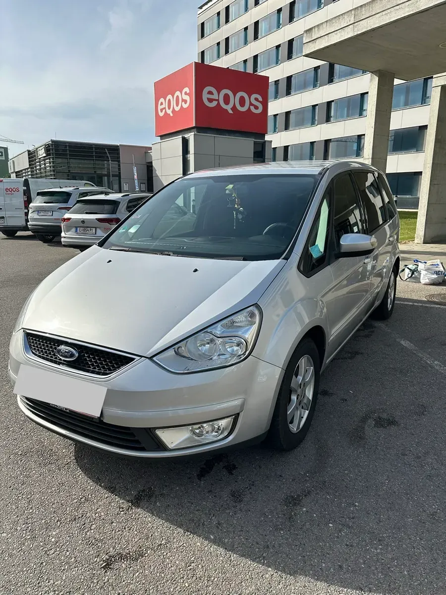 Ford Galaxy 2009 photo 2