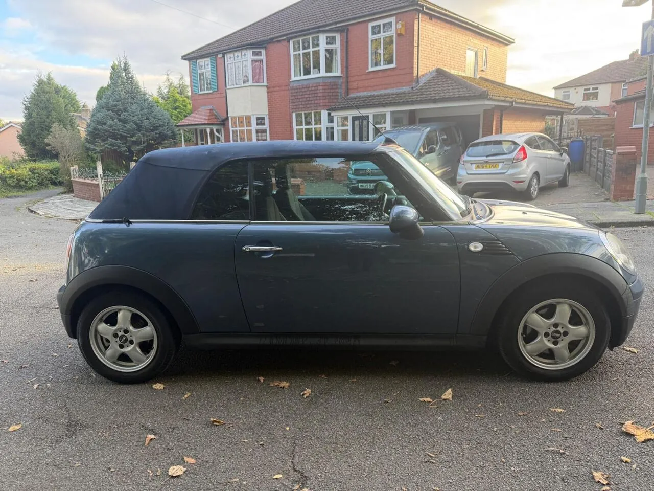 Mini Convertible 2010 photo 4