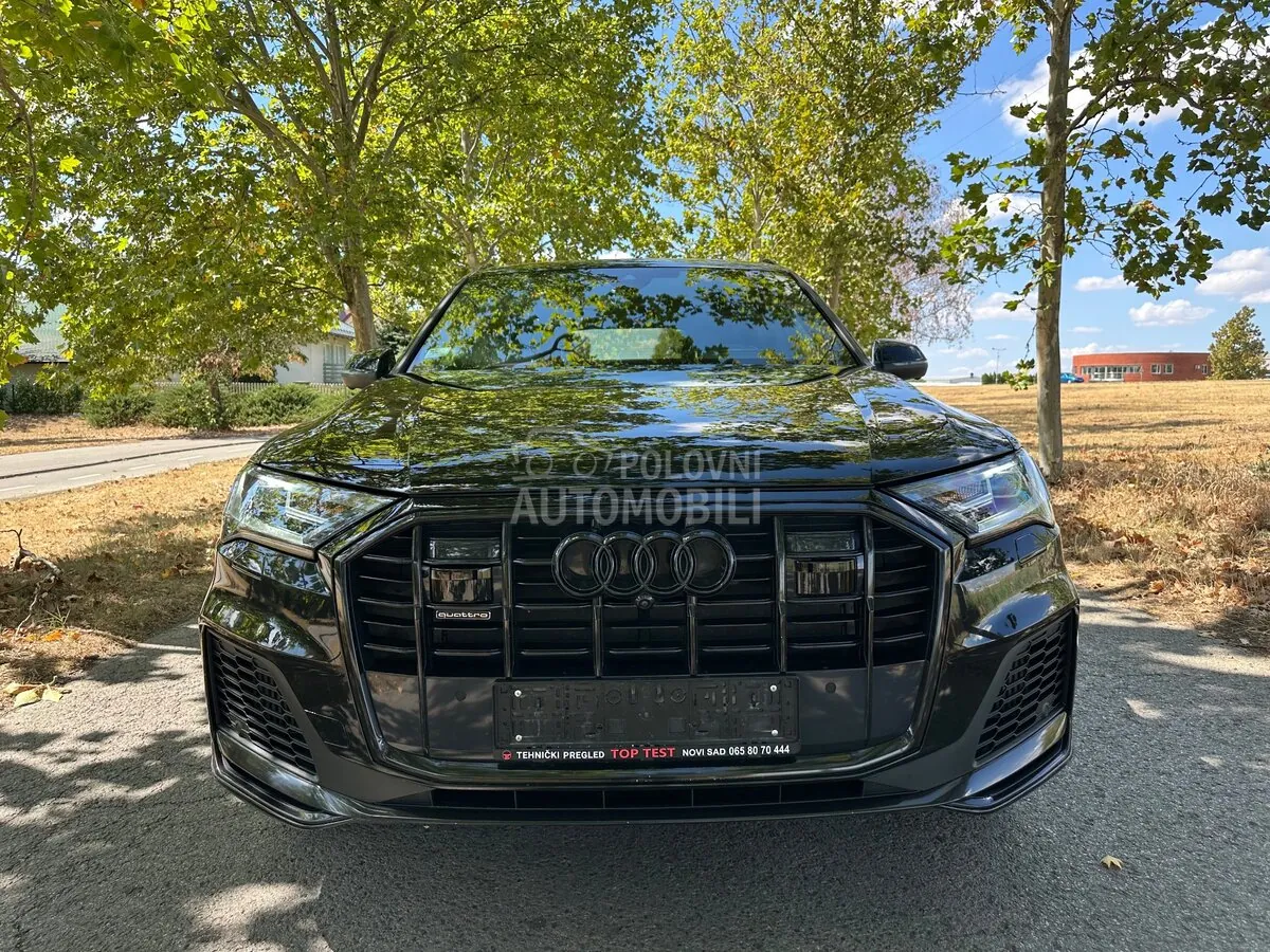 Audi Q7 2022 photo 2