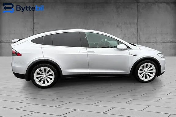 Tesla Model X 2018 photo 2