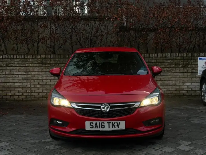 Vauxhall Astra 2016 photo 2