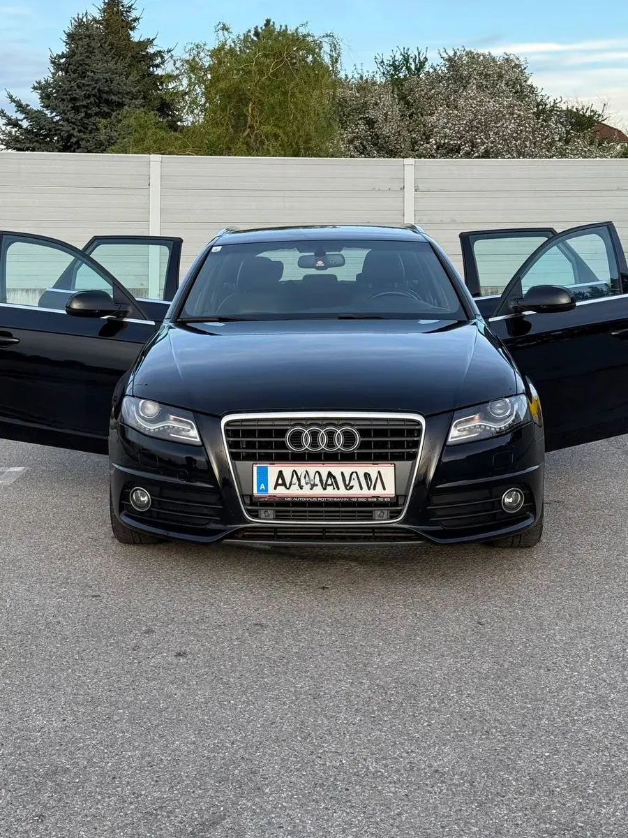 Audi A4 2012 photo 2