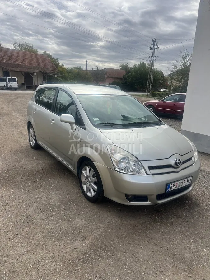 Toyota Verso 2005 photo 2