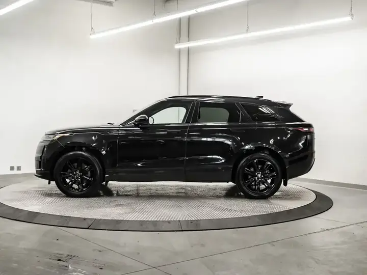 Land Rover Range Rover Velar 2022 photo 2