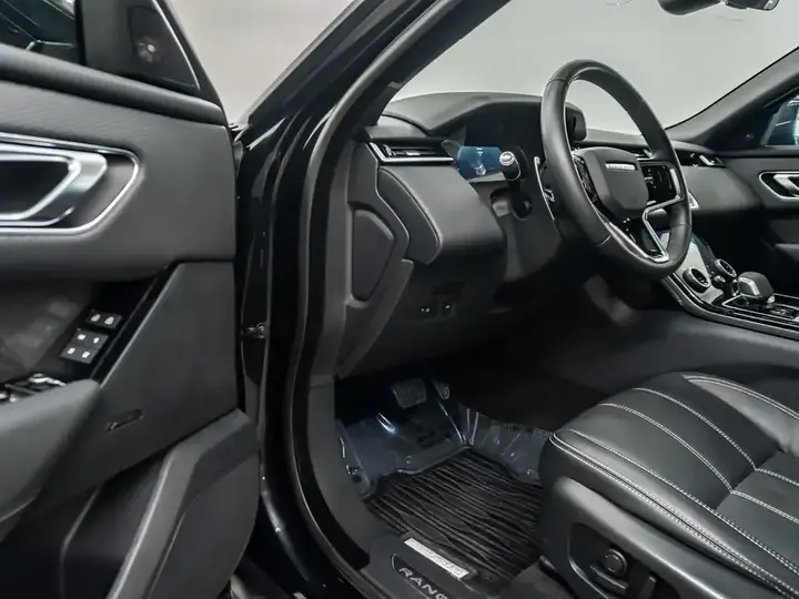 Land Rover Range Rover Velar 2022 photo 4