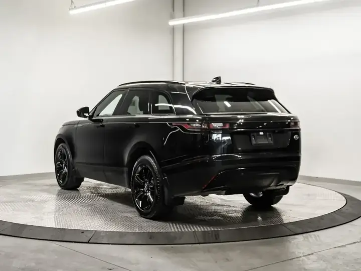 Land Rover Range Rover Velar 2022 photo 3