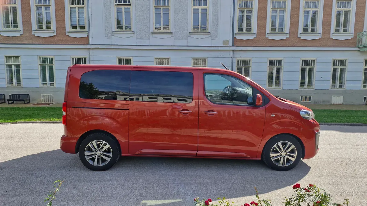 Peugeot Traveller 2016 photo 3